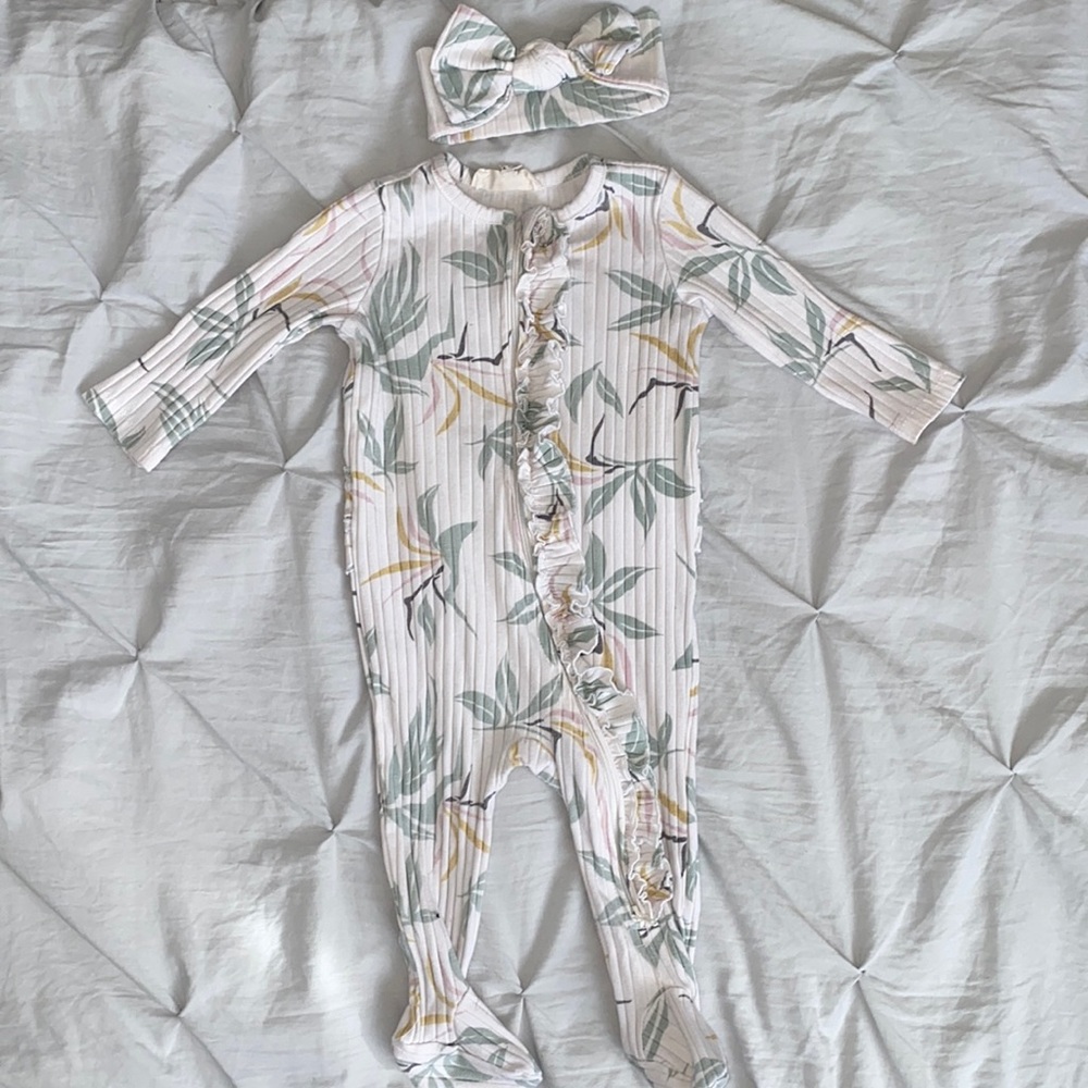 Jessica Simpson 6/9 Mos Baby Footie